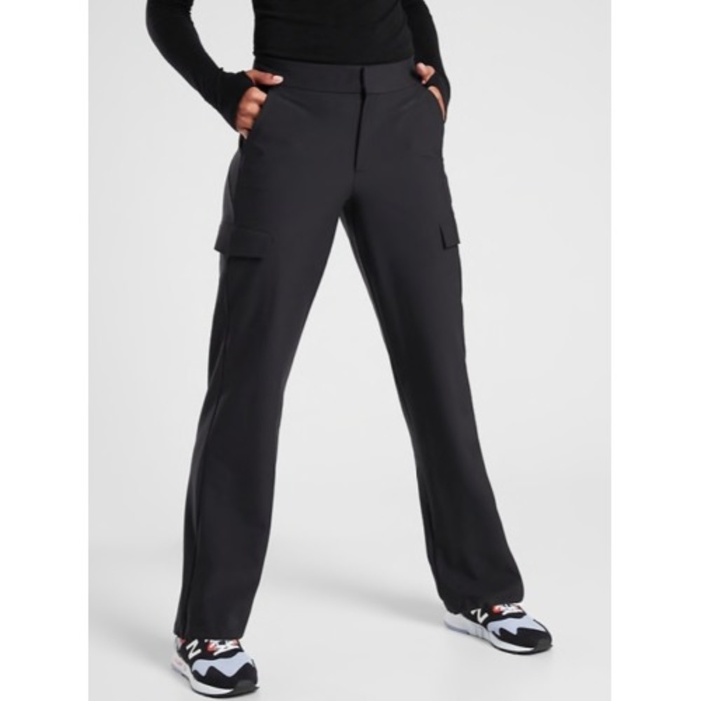 Athleta Stellar Cargo Straight Leg Pants Women 2 Black Performance Stretch Yoga
